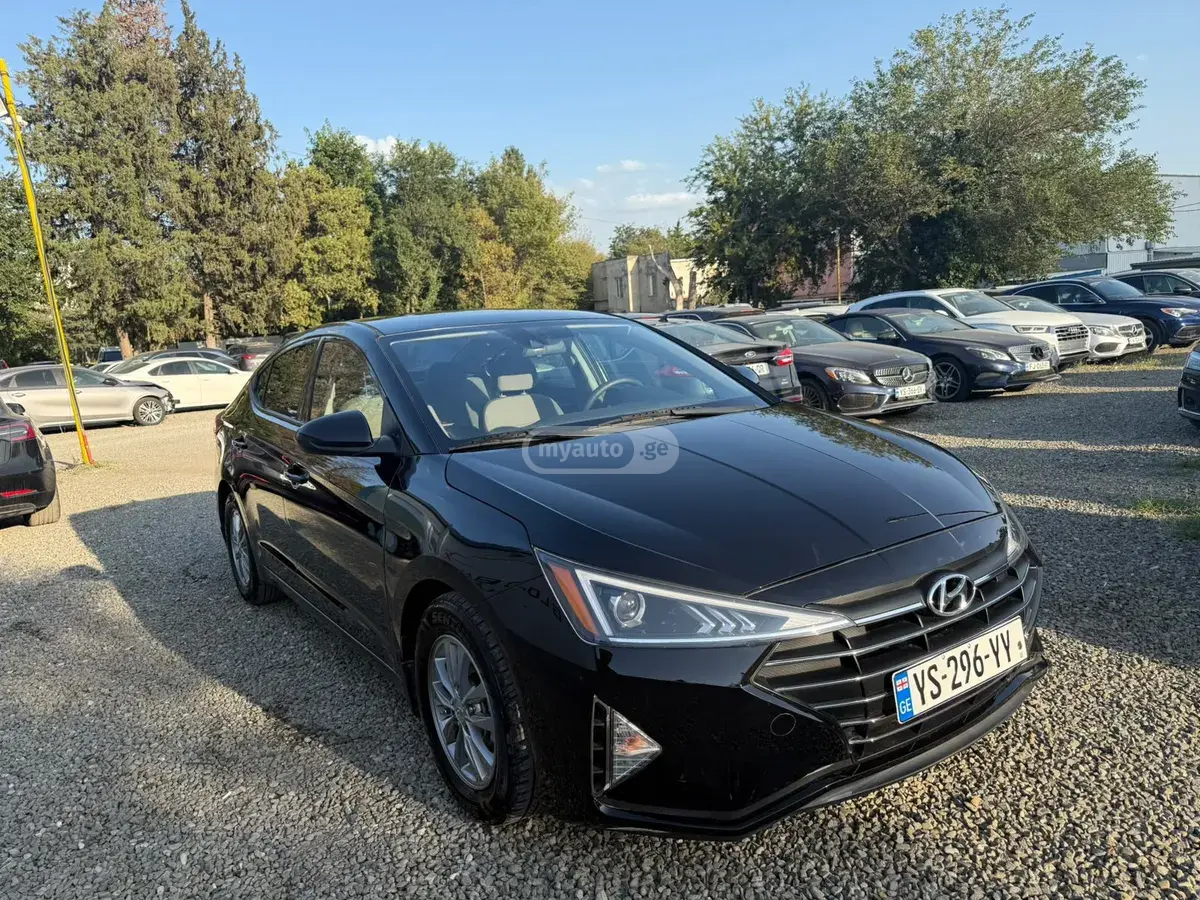 Hyundai Elantra 