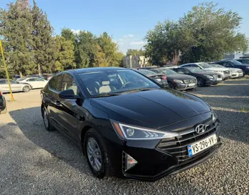 Hyundai Elantra 