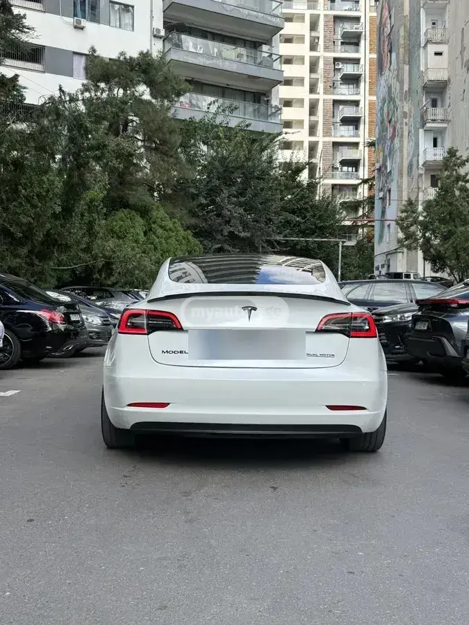 Tesla Model 3, миниатюра 3
