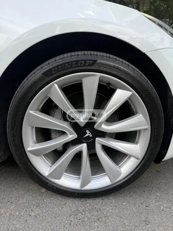 Tesla Model 3, миниатюра 5