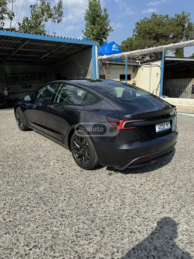 Tesla Model 3, миниатюра 3