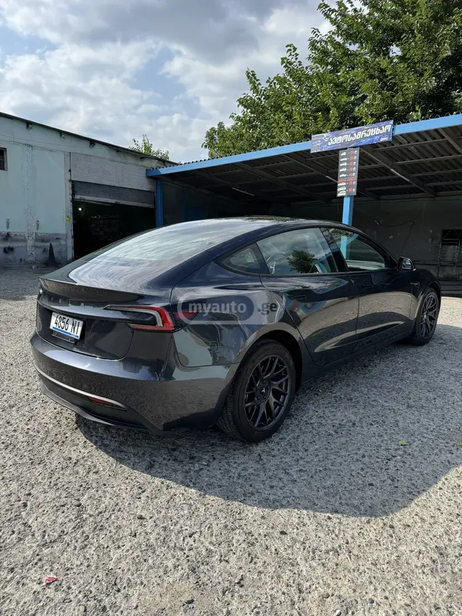 Tesla Model 3, миниатюра 5