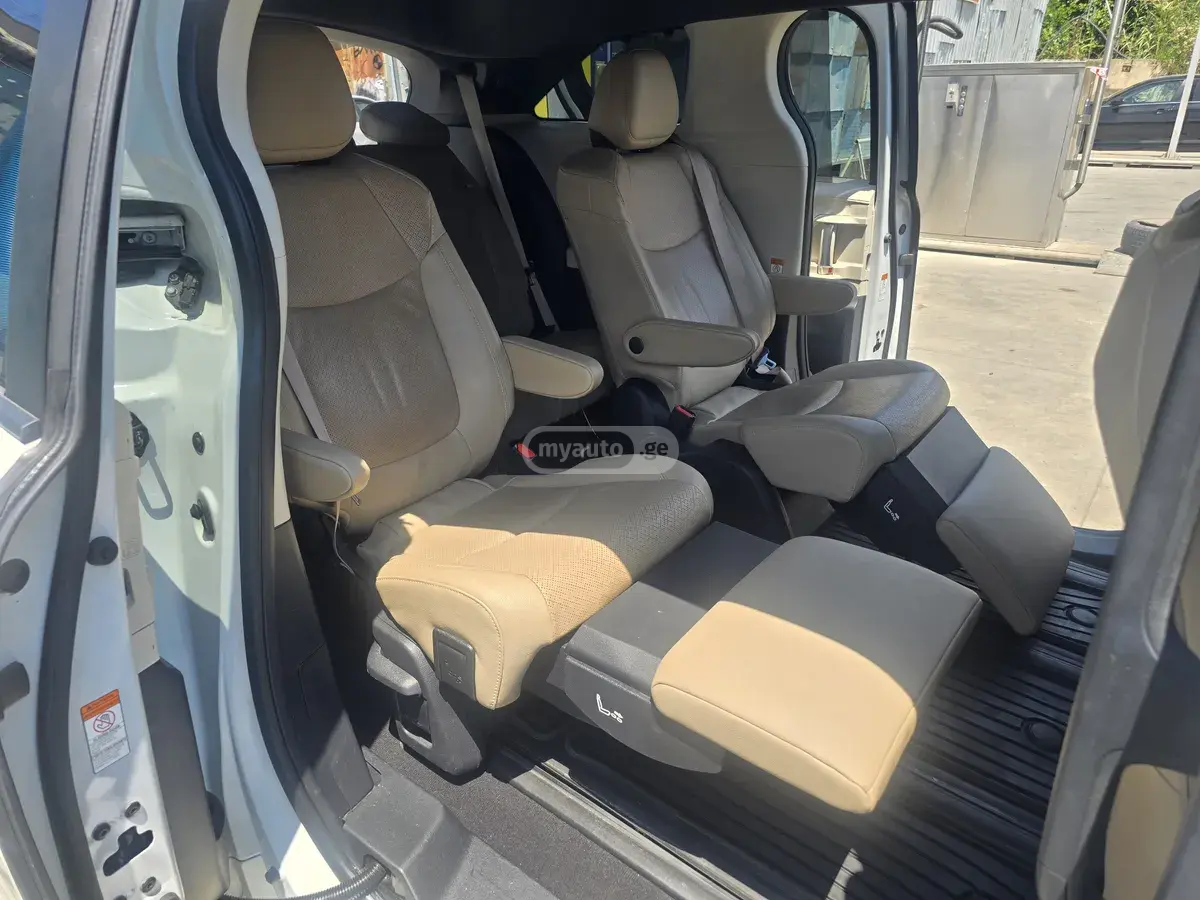 Toyota Sienna, миниатюра 5