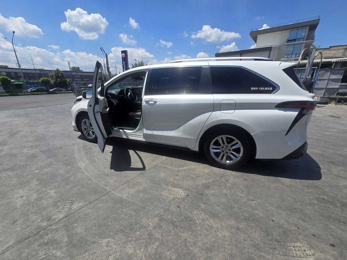 Toyota Sienna, миниатюра 9