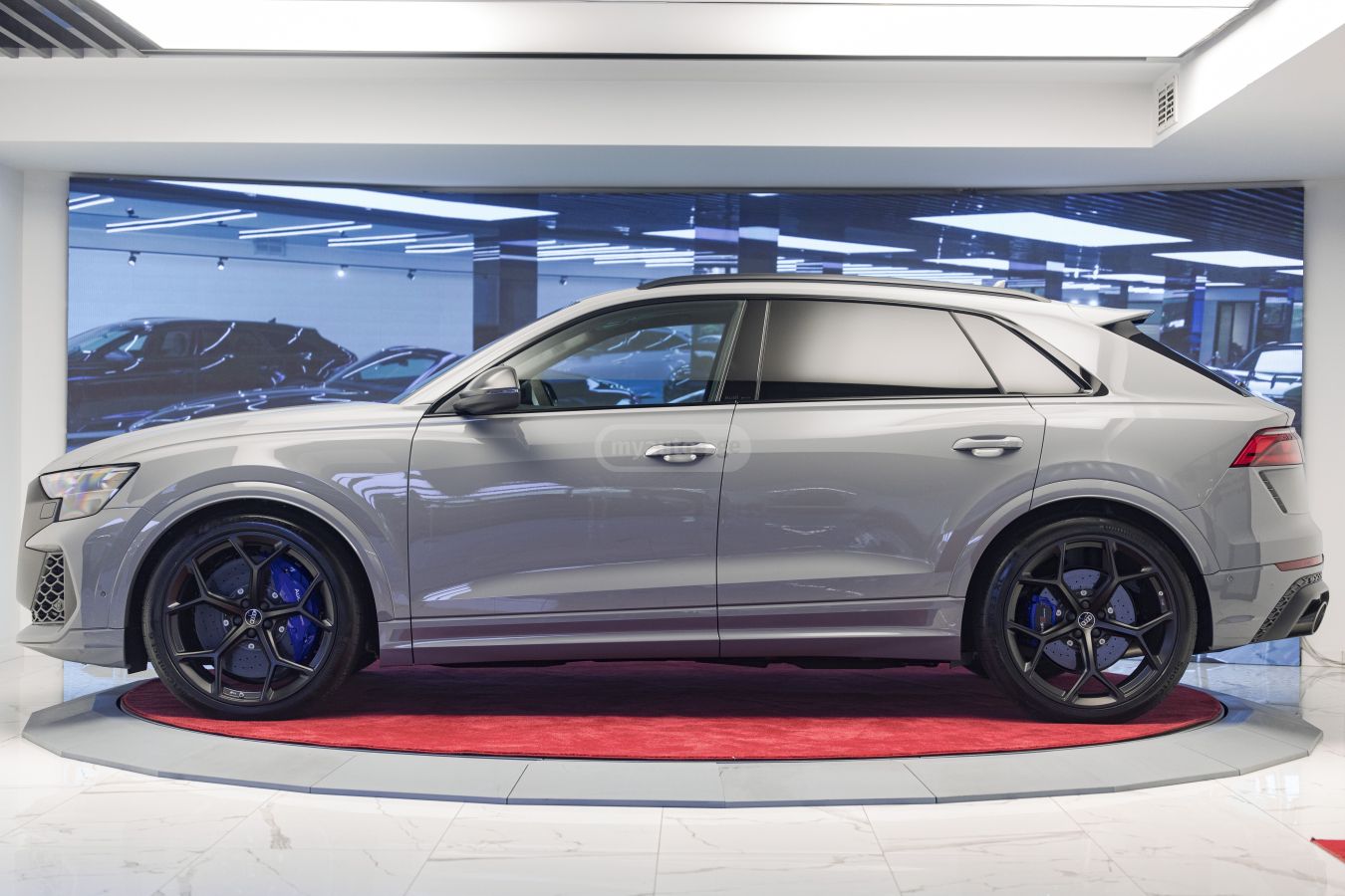 Audi RSQ8 
