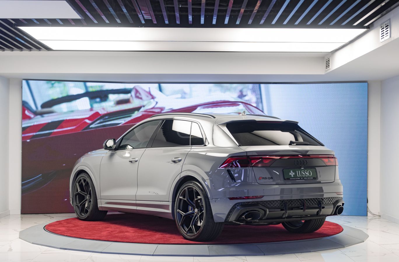 Audi RSQ8