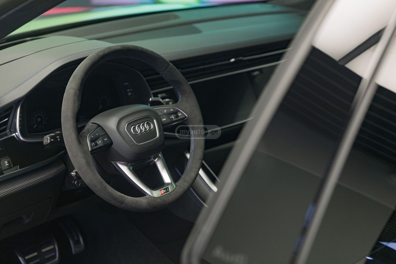 Audi RSQ8