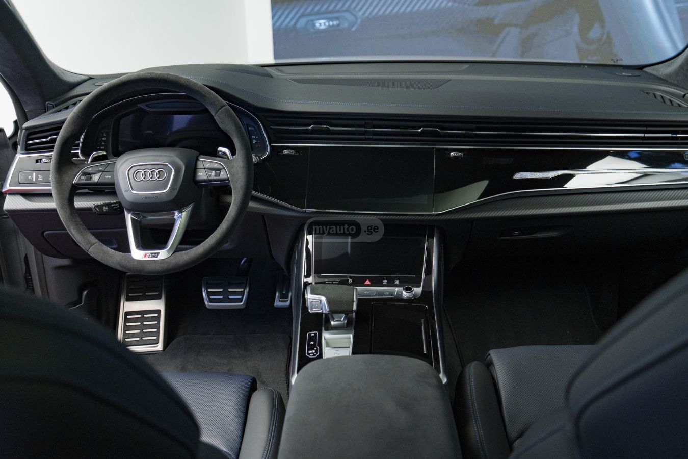 Audi RSQ8
