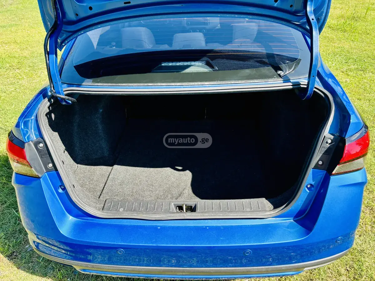 Nissan Versa, миниатюра 13