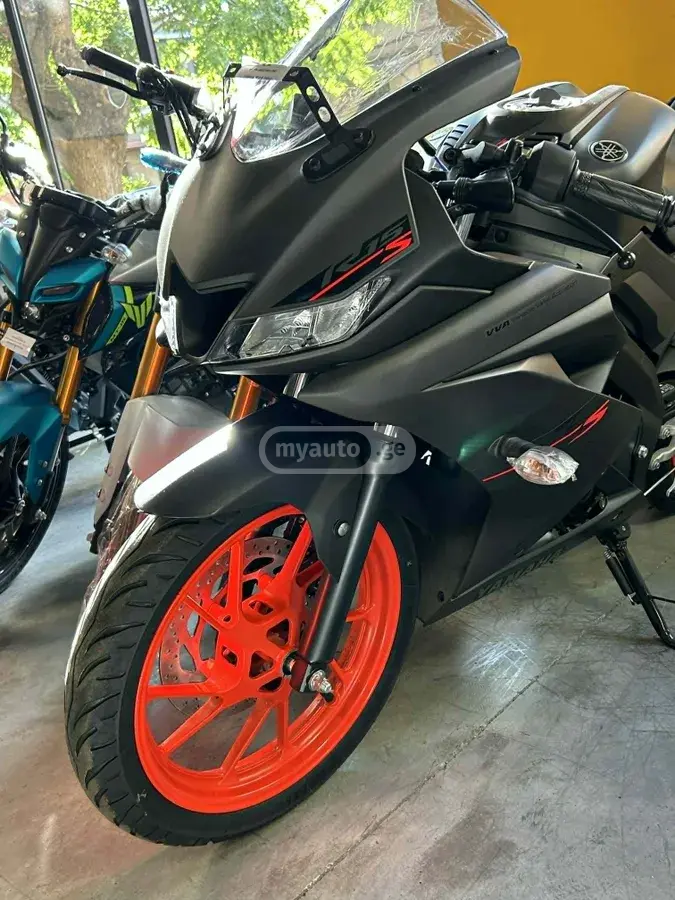 Yamaha R15 S