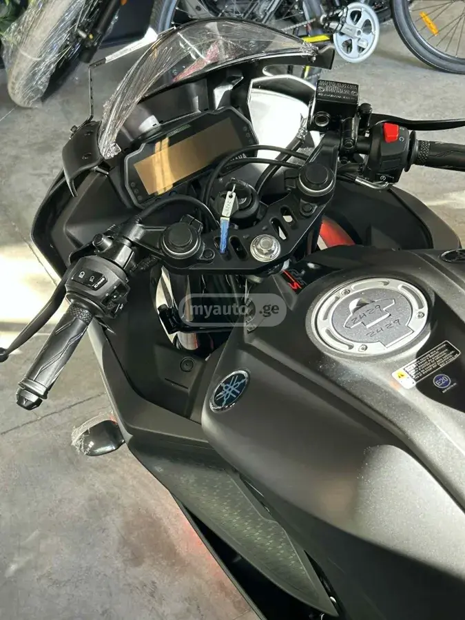 Yamaha R15 S