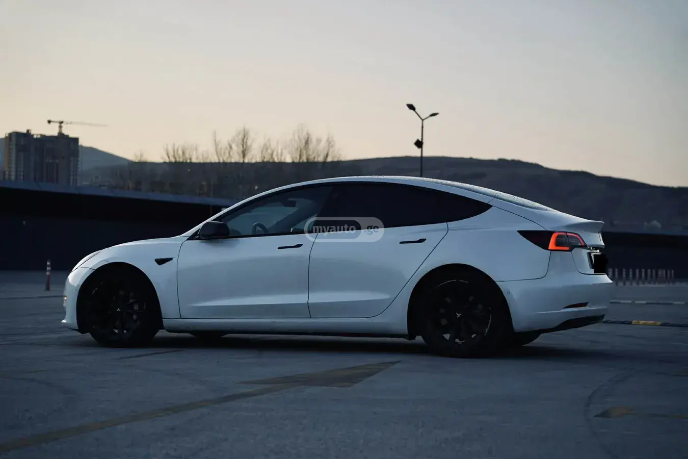 Tesla Model 3, миниатюра 2