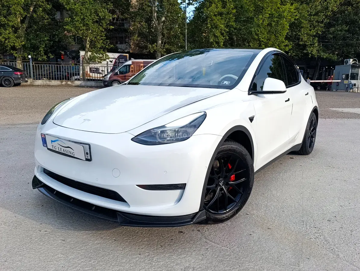 Tesla Model Y, фото 1