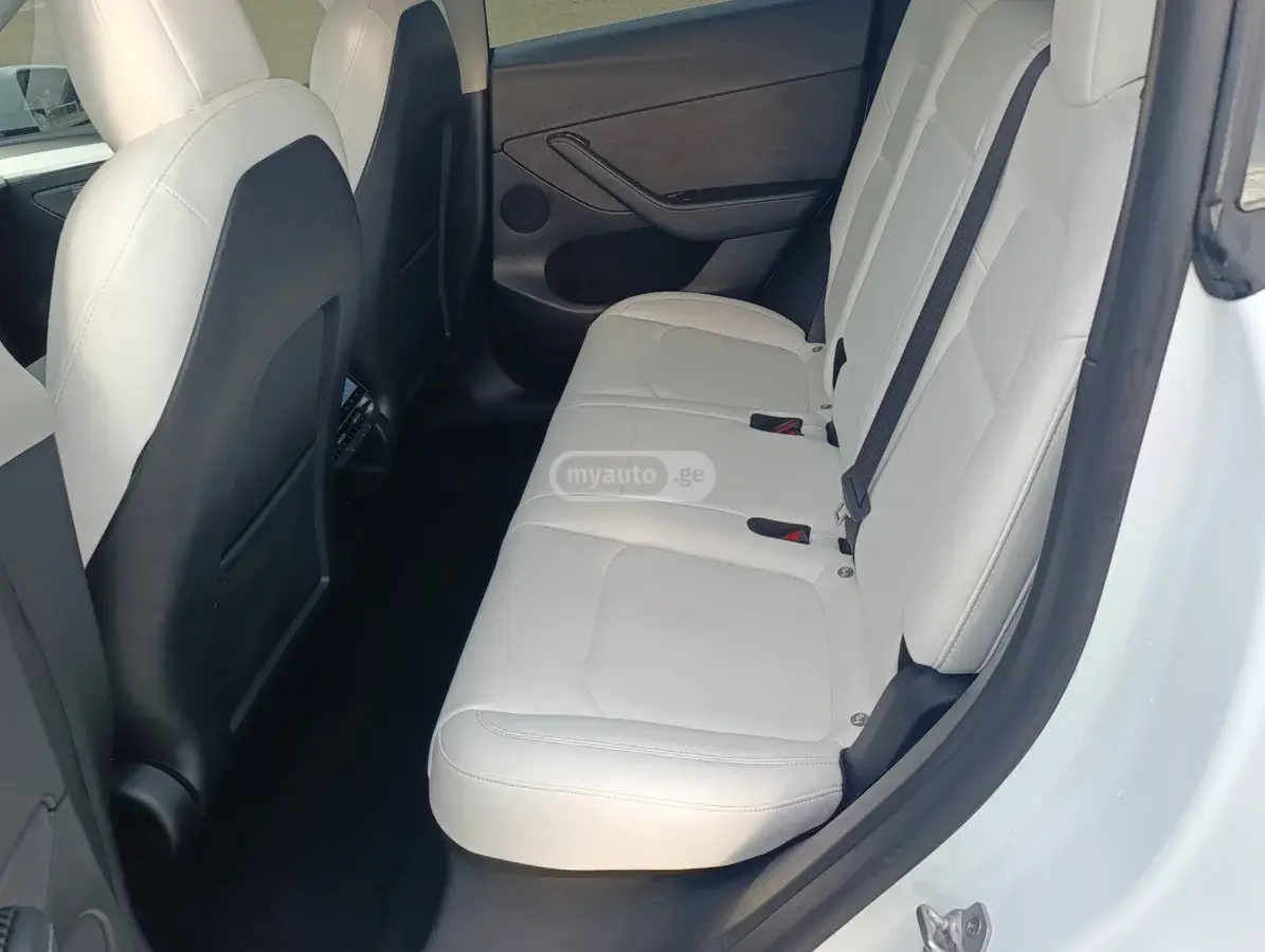 Tesla Model Y, миниатюра 5