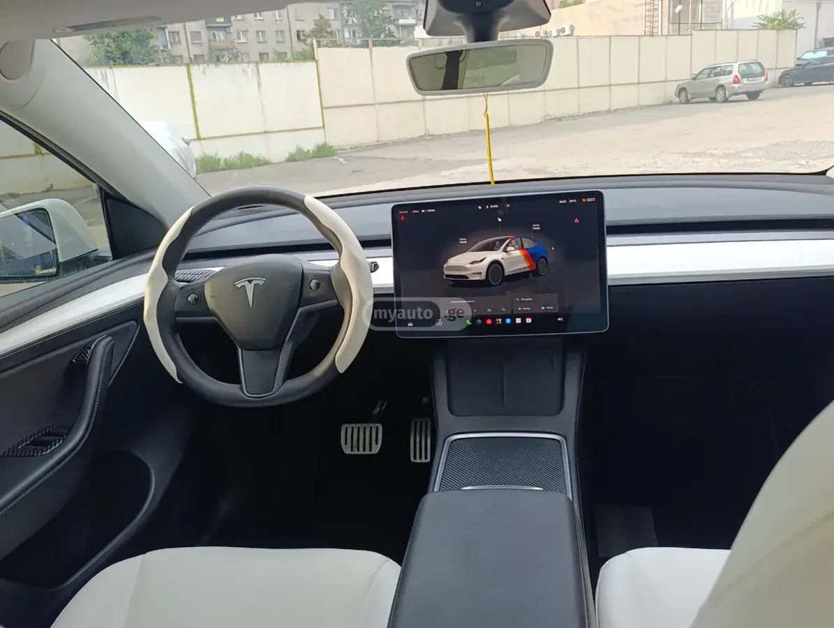 Tesla Model Y, миниатюра 8
