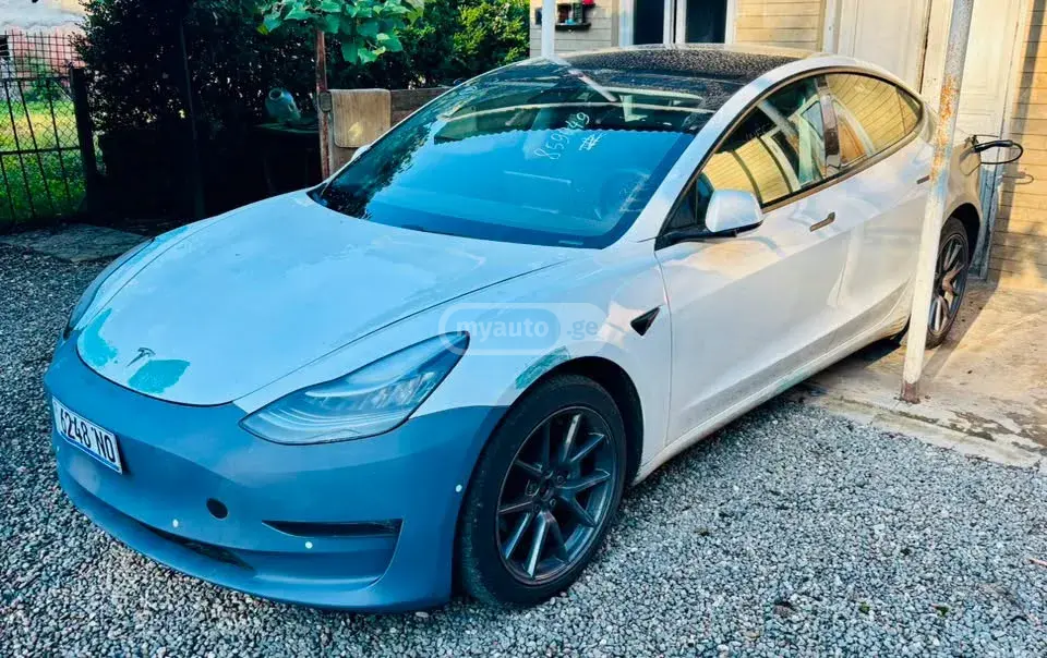 Tesla Model 3, фото 1