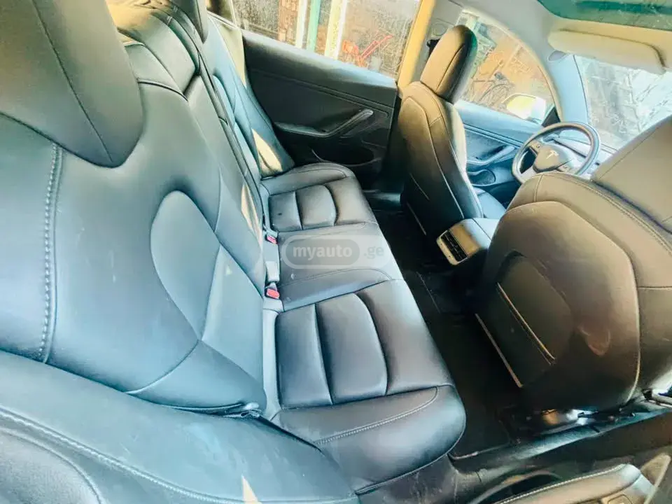 Tesla Model 3, миниатюра 10