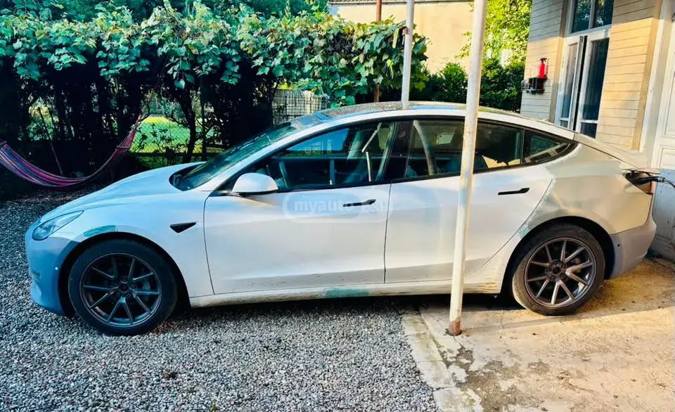 Tesla Model 3, миниатюра 5