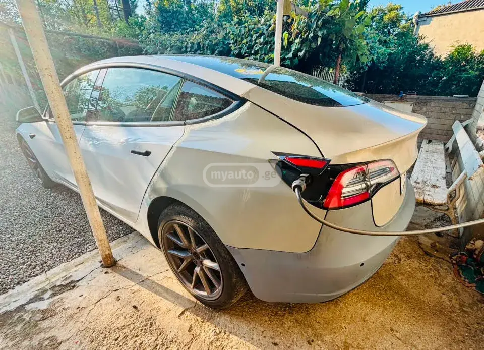 Tesla Model 3, миниатюра 6