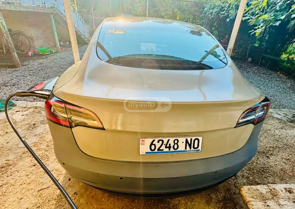 Tesla Model 3, миниатюра 7