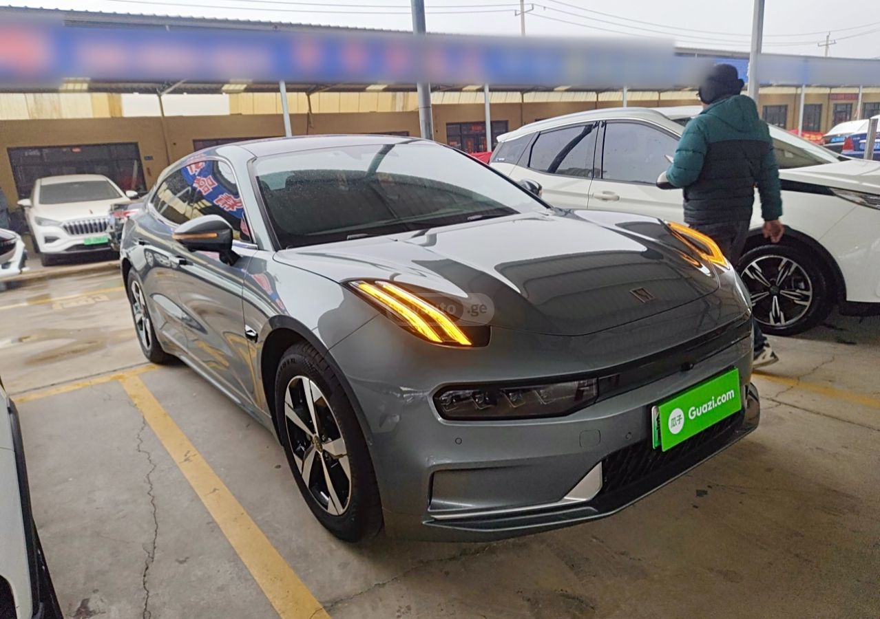 Zeekr 001