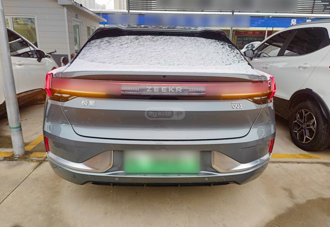 Zeekr 001