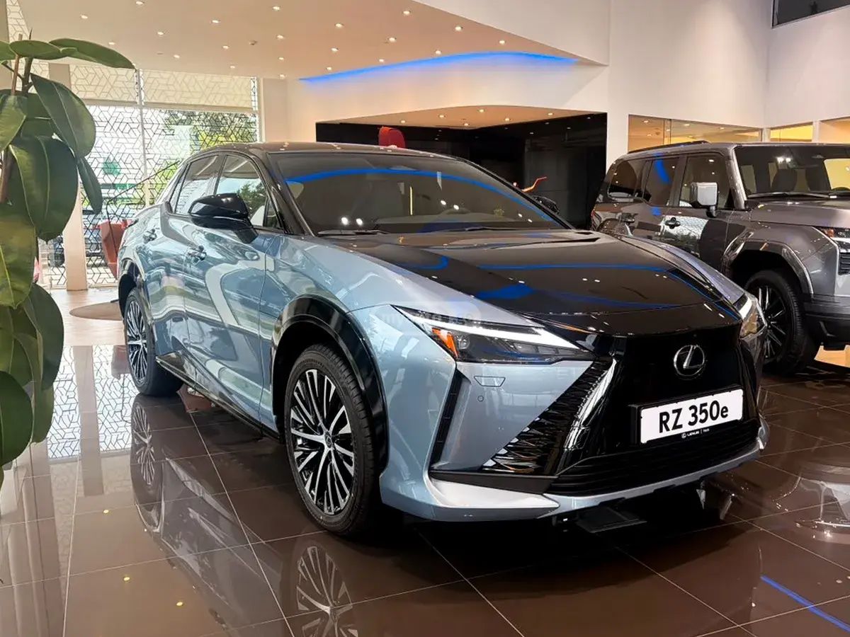 Lexus RZ 300e