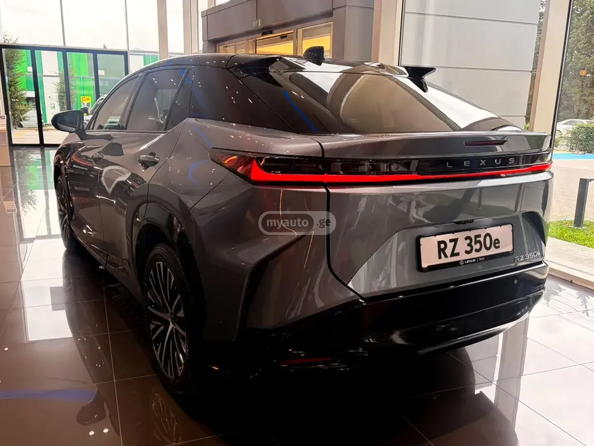 Lexus RZ 300e