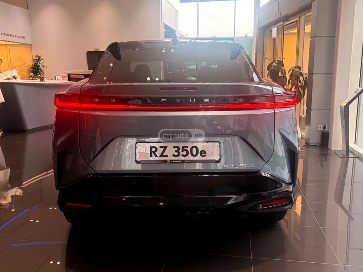 Lexus RZ 300e