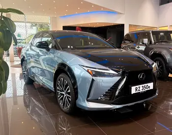 Lexus RZ 300e 