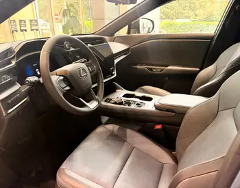Lexus RZ 300e 