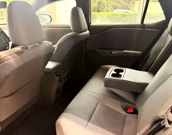 Lexus RZ 300e 