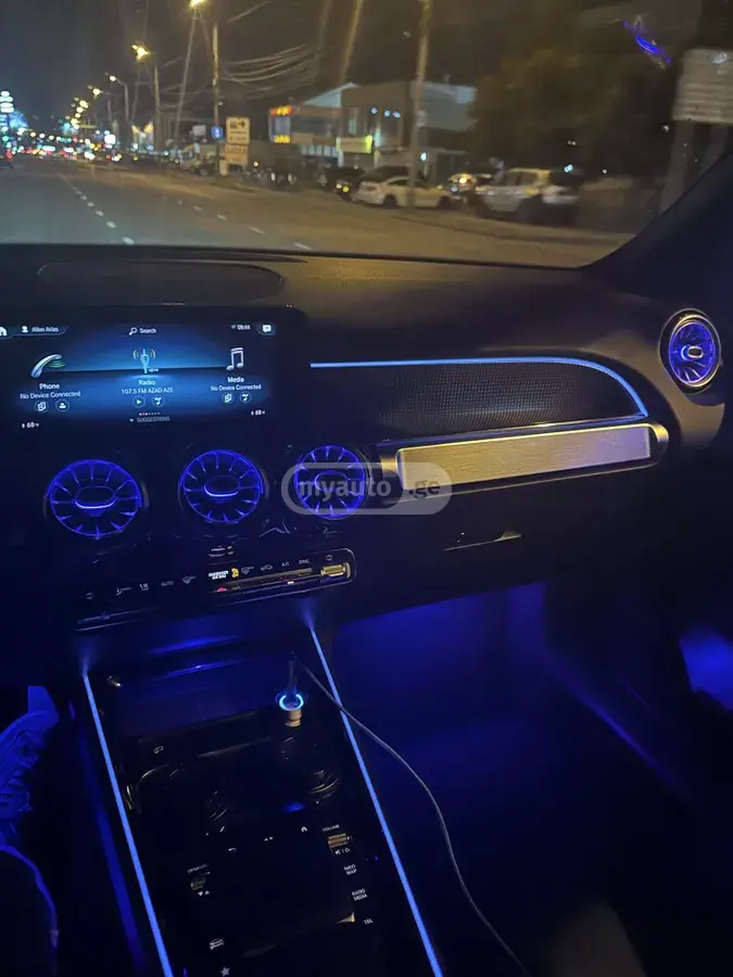 Mercedes-Benz GLB 250, миниатюра 12