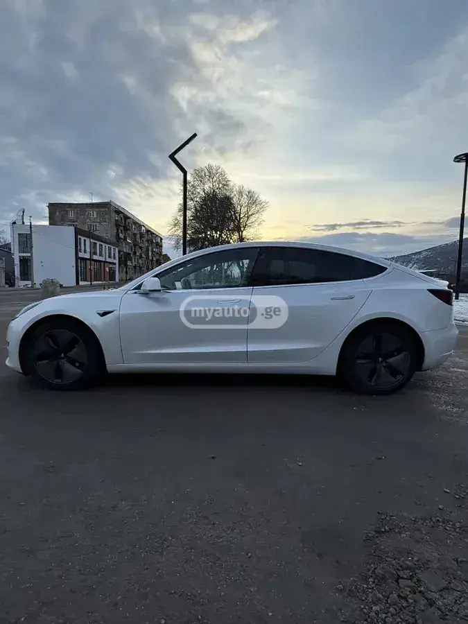 Tesla Model 3, миниатюра 4