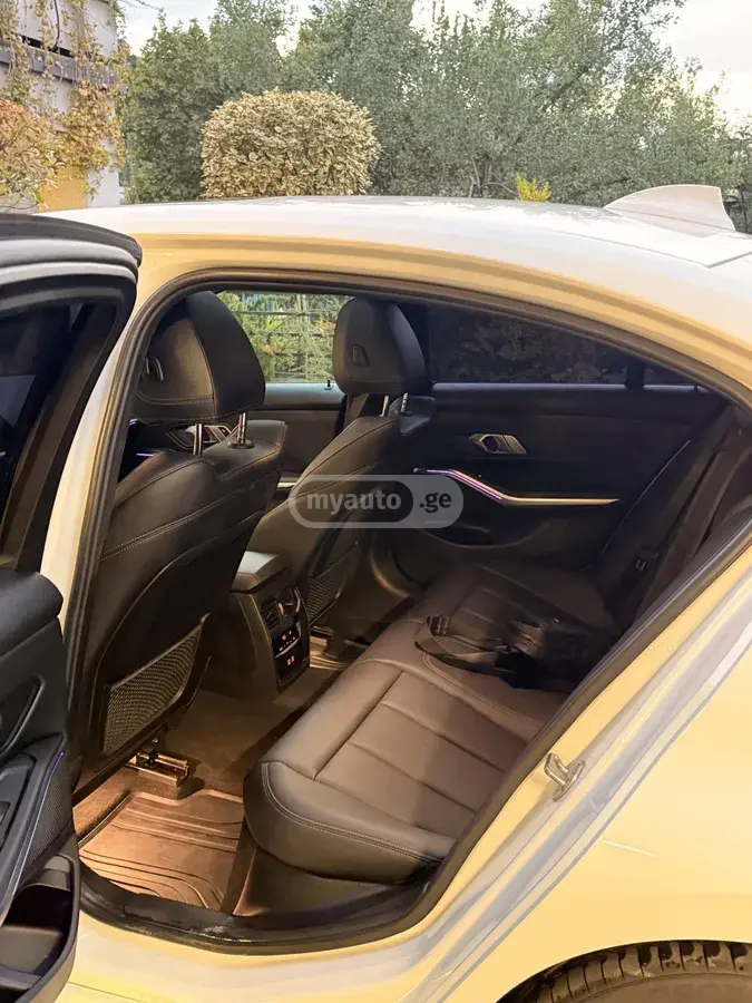 BMW 3 Series 330, миниатюра 9