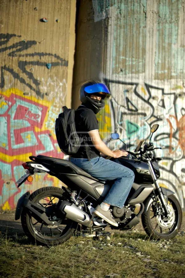 Yamaha FZS-FI