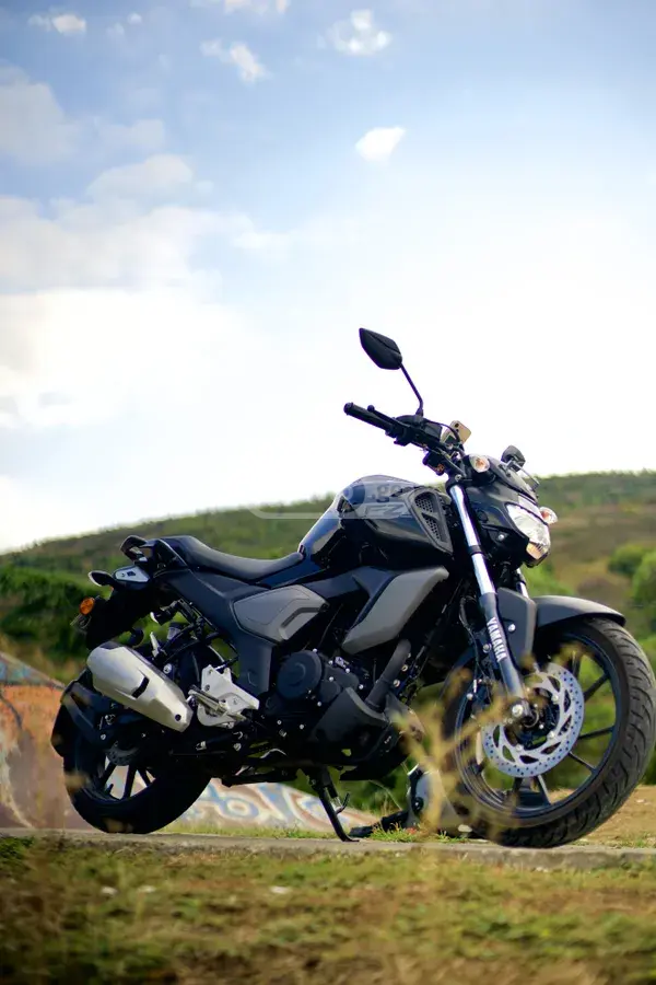 Yamaha FZS-FI 