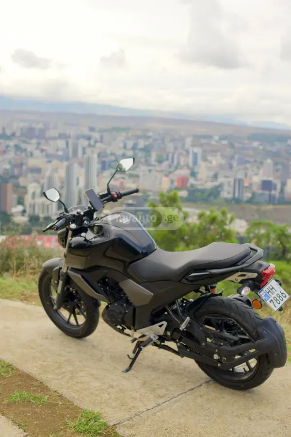 Yamaha FZS-FI 