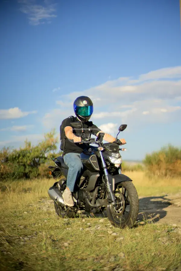 Yamaha FZS-FI 