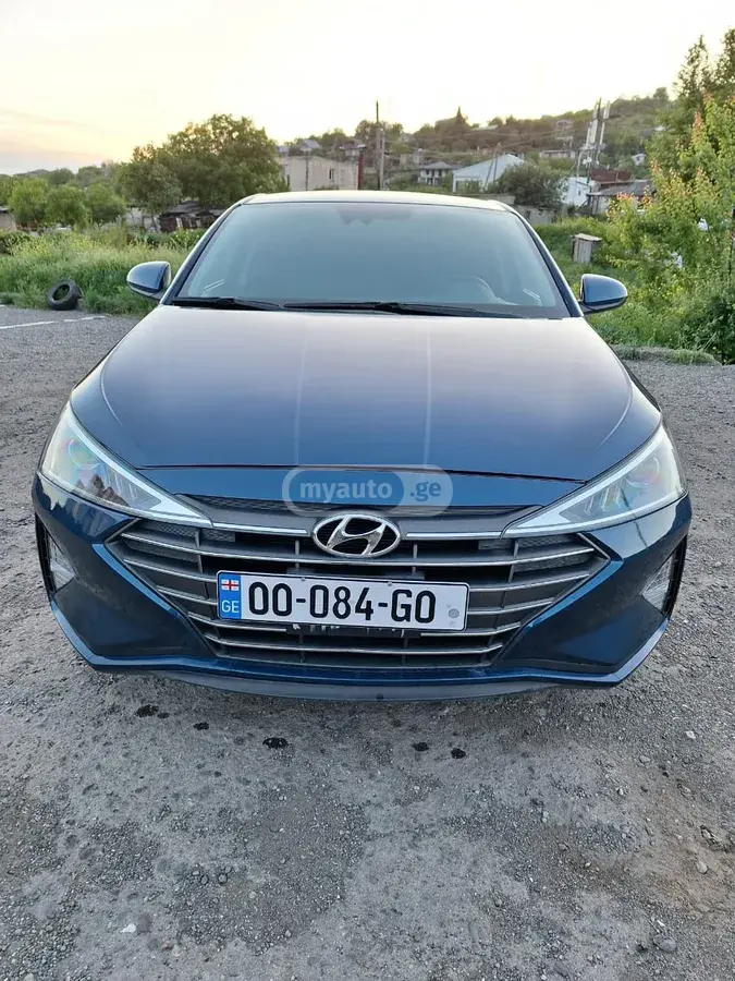 Hyundai Elantra 