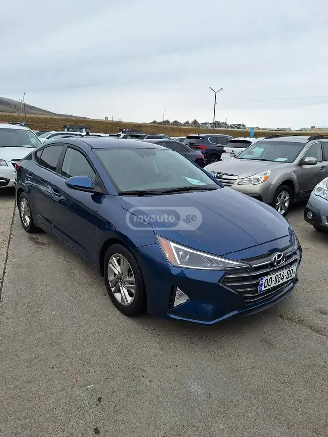 Hyundai Elantra 