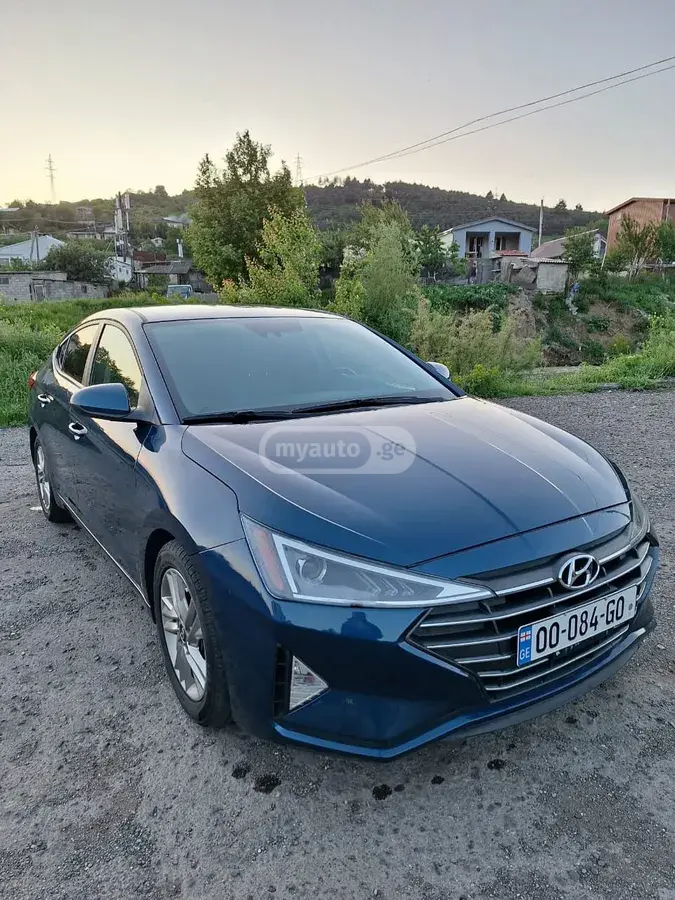 Hyundai Elantra 