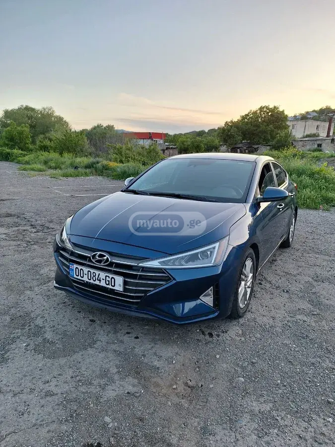Hyundai Elantra 