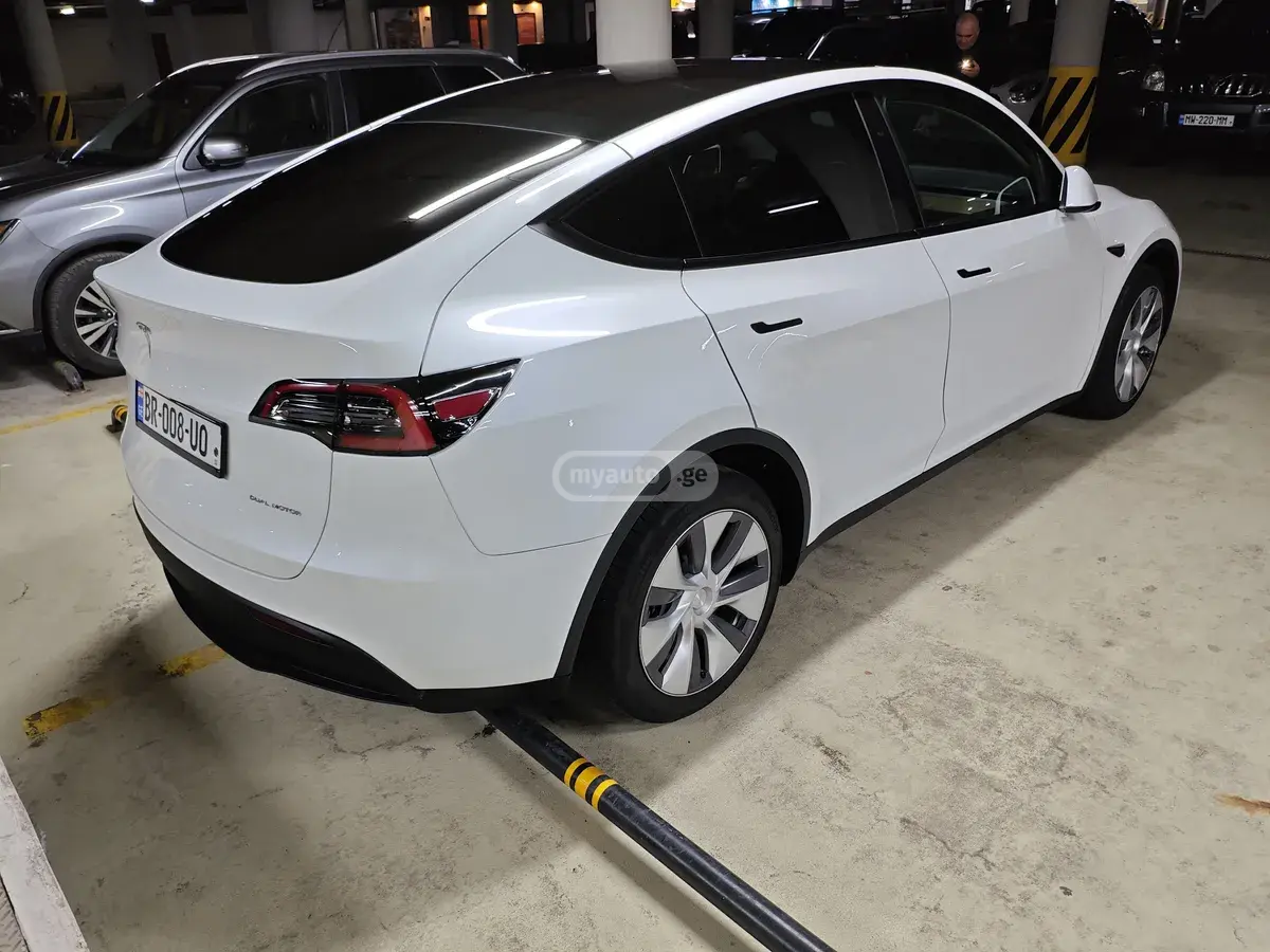 Tesla Model Y, миниатюра 12