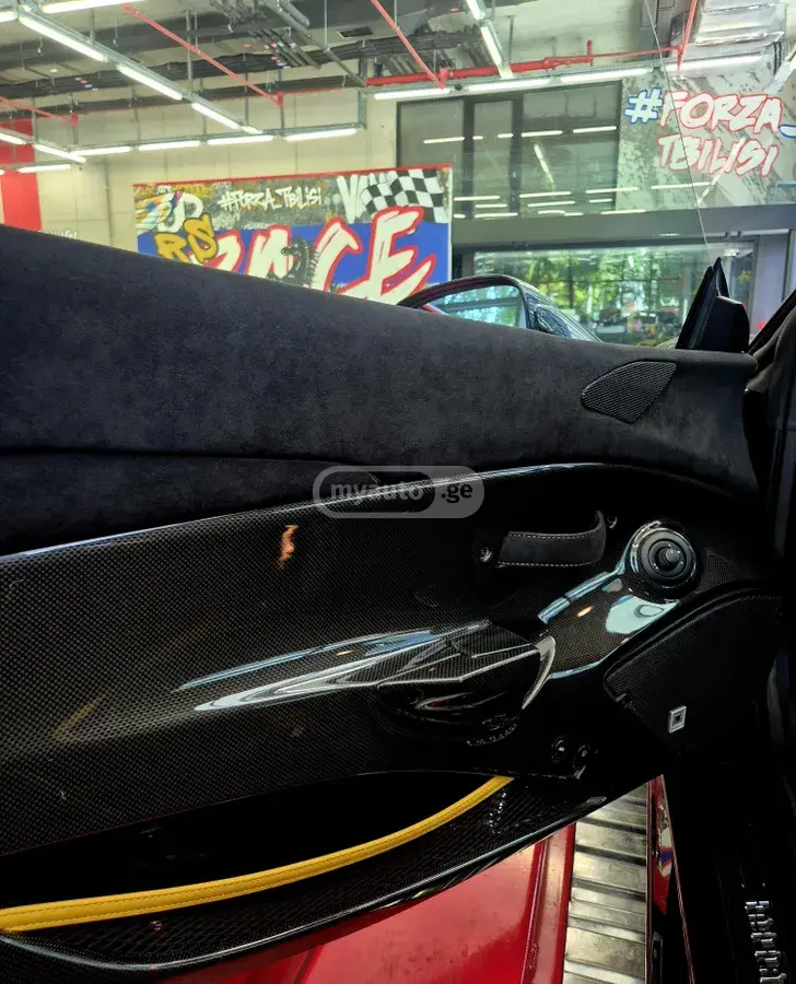 Ferrari 488 Pista 
