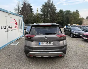 Nissan Rogue 