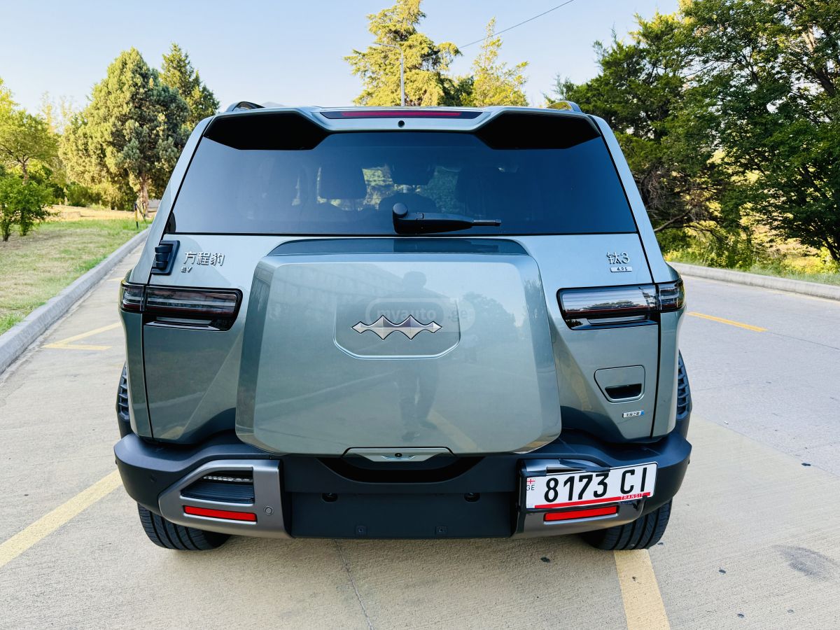 BYD Leopard 3
