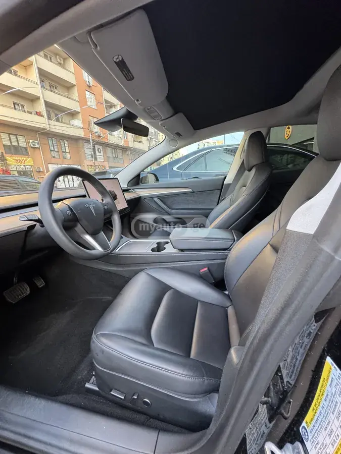 Tesla Model 3, миниатюра 10
