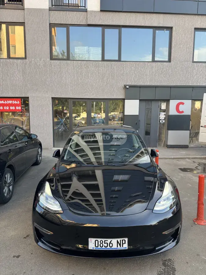 Tesla Model 3, миниатюра 2