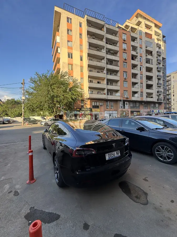 Tesla Model 3, миниатюра 5